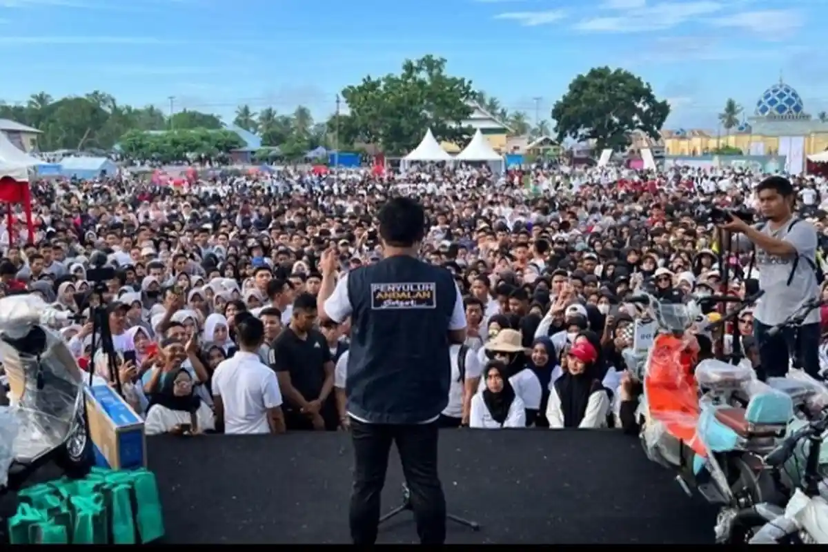 Penyuluh Pertanian dari Tana Toraja dapat Sepeda dari Gubernur Sulsel saat Anti Mager di Bone