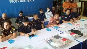 Konferensi-pers-BNNP-Bali-dalam-pengungkapan-kasus-narkoba-11.jpg