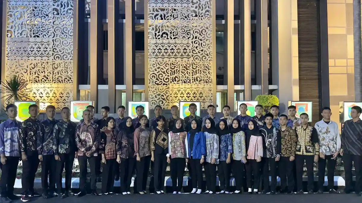 Gubernur Herman Deru Lepas 33 Putra/Putri Terbaik Sumsel Calon Praja ...