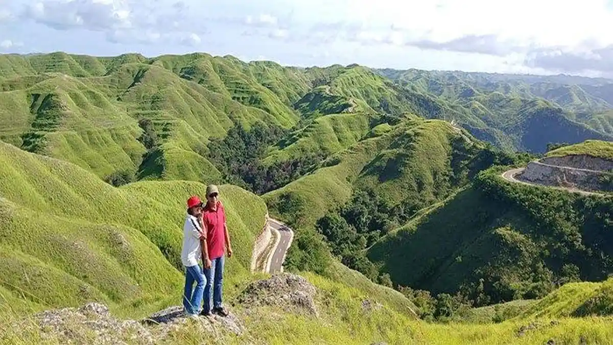 Wisata NTT, Menikmati Keindahan Bukit Palindi Piarakuku Hills di Sumba Timur
