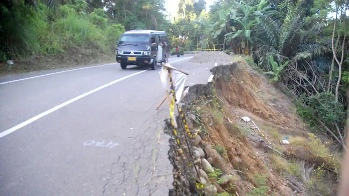Hati-hati! Longsor Jalan Bireuen-Takengon Km 18,5 Krueng Simpo Makin Parah, 200 Meter Jalan Amblas