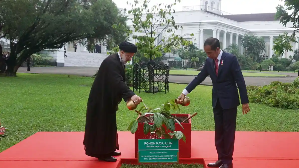 Indonesia Perkuat Kerja Sama Bedah Robotik Dengan Iran