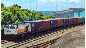 Container-Yard-2-Merapi-KAI-Logistik.jpg