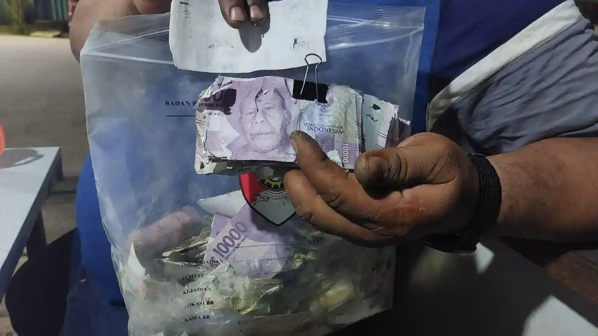 Kisah Penemuan Uang Rp 24 Juta Lebih Dalam Dekapan Jasad Pria Renta di Samarinda