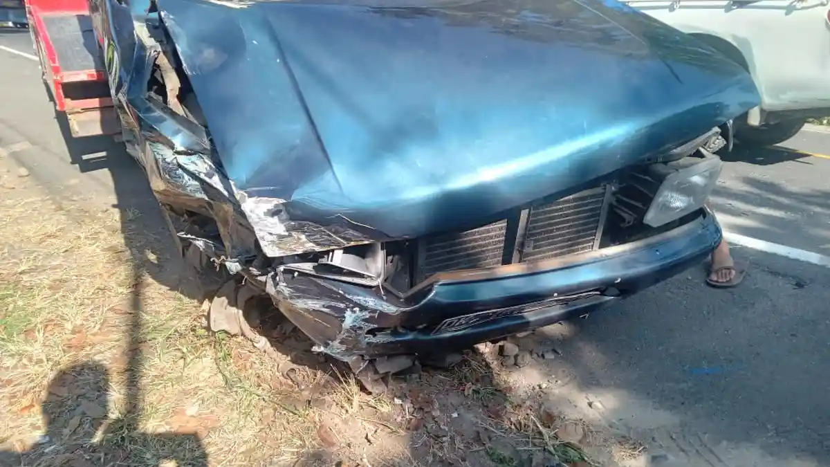 Sopir Mengantuk Sebabkan Kecelakaan Beruntun, Korban Rugi Puluhan Juta