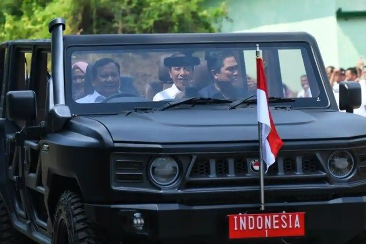 Naik Mobil Maung Bareng, Prabowo dan Erick Thohir Kantongi Restu Jokowi? Pengamat: Simbol Direstui
