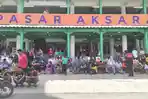 warga-di-Pasar-Aksara-tak-sabar-tunggu-Jokowi.jpg