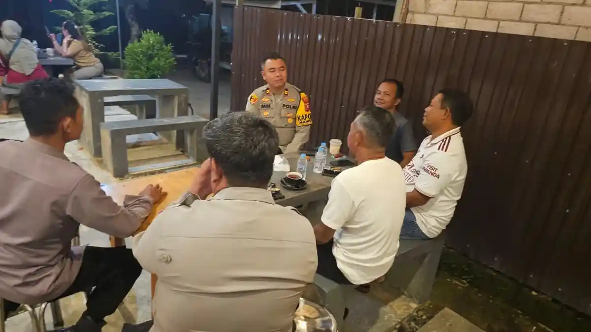 Kapolsek Manis Mata Gelar Ngopi Bareng Bersama Tokoh Masyarakat, Ajak Perkuat Sinergi Jaga Kamtibmas