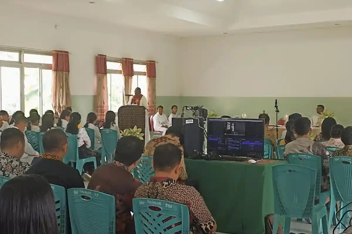 Acara Puncak Dies Natalis STPM St. Ursula Ende Ditutup dengan Misa Syukur Bersama