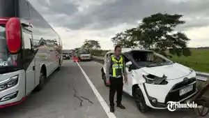 Kecelakaan-maut-terjadi-di-ruas-Tol-Solo-Ngawi-tepatnya-di-Km-517600.jpg