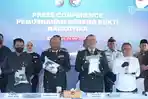 Kapolda-Jatim-Irjen-Pol-Nanang-Avianto-pimpin-langsung-pemusnahan-kokain.jpg
