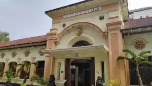 gedung-PN-Surabaya.jpg