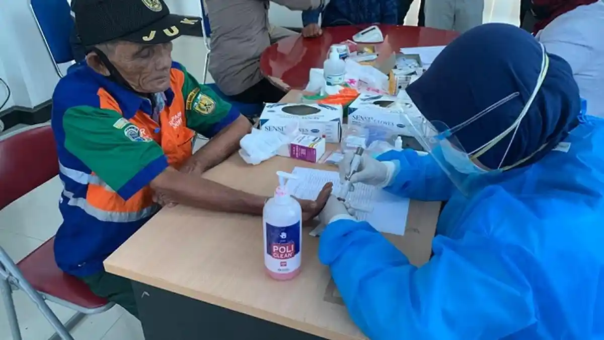 Juru Parkir Banda Aceh Ikuti Pemeriksaan Kesehatan dan Rapid Test