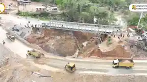 Pengerjaan-Jalan-Lintas-Riau-Sumatera.jpg