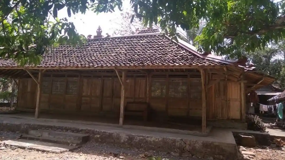 Rumah Berusia 1 Abad, Begini Cara Surahmi Merawatnya