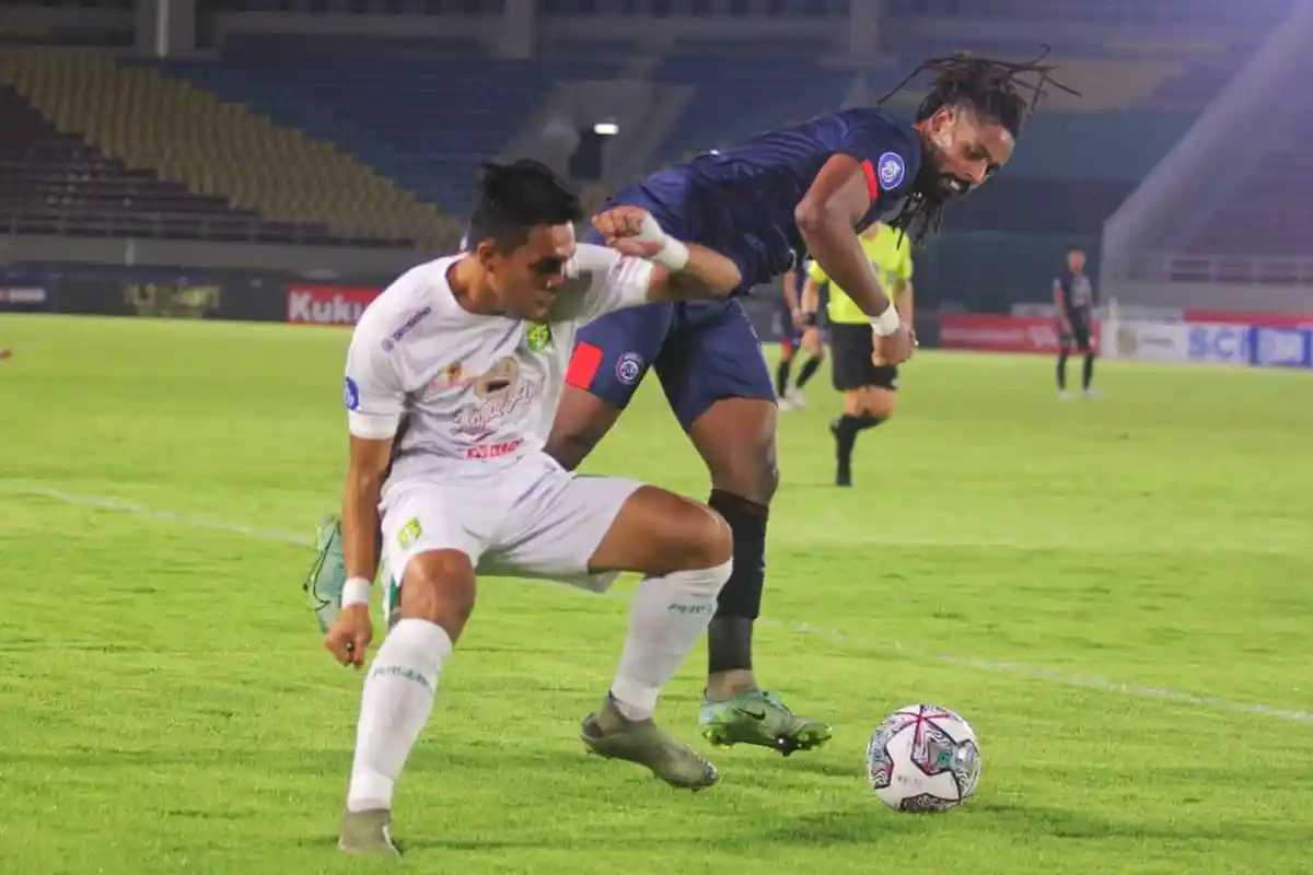 Rachmat Irianto Tak Khawatir Ketika Persebaya Surabaya Jumpa Persija Jakarta