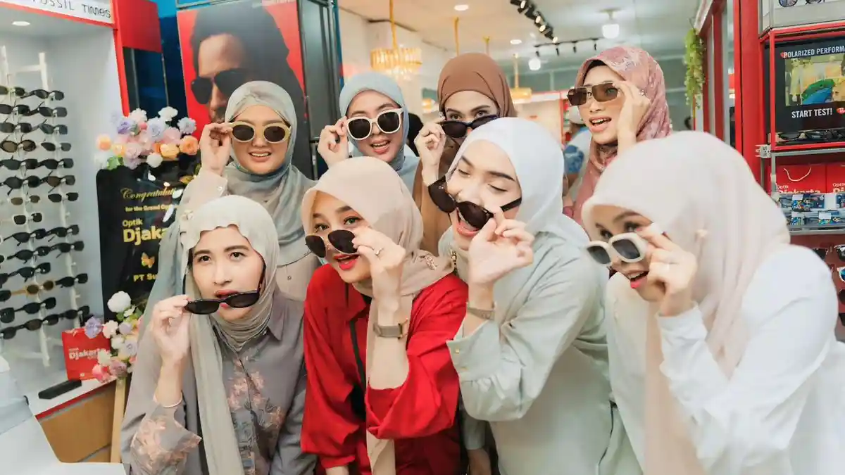 Brand Lokal Naik Kelas, Optik Djakarta Raya Banyak Diminati Artis dan ...