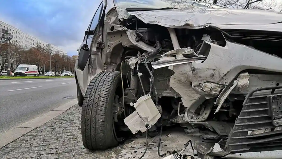 Kecelakaan Pukul 00.30 WIB, Lima Orang Terkapar, Korban Ditabrak Mobil Xpander