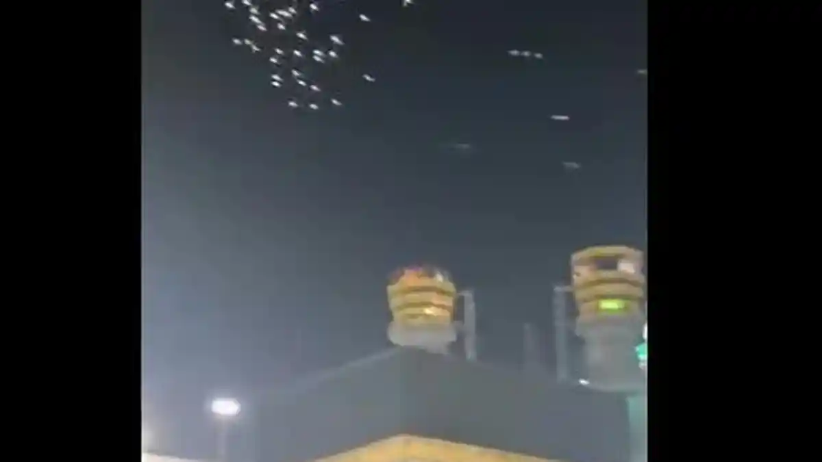 Fenomena Langka, Sekawanan Burung Putih Misterius Melakukan Tawaf Keliling Kabah