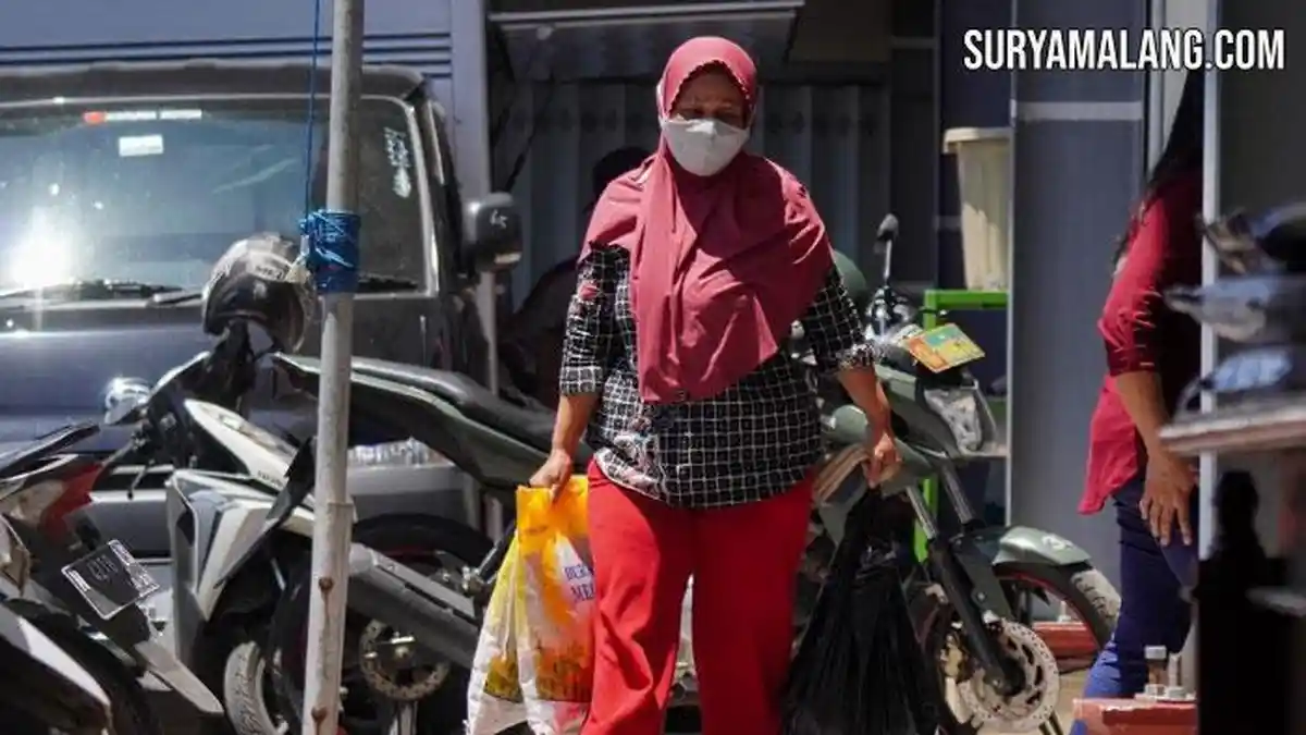 Jelang Ramadan Warga Giripurno Kota Batu Padati Pasar Murah