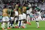 Boulaye Dia dan Tim Merayakan Gol Pembuka