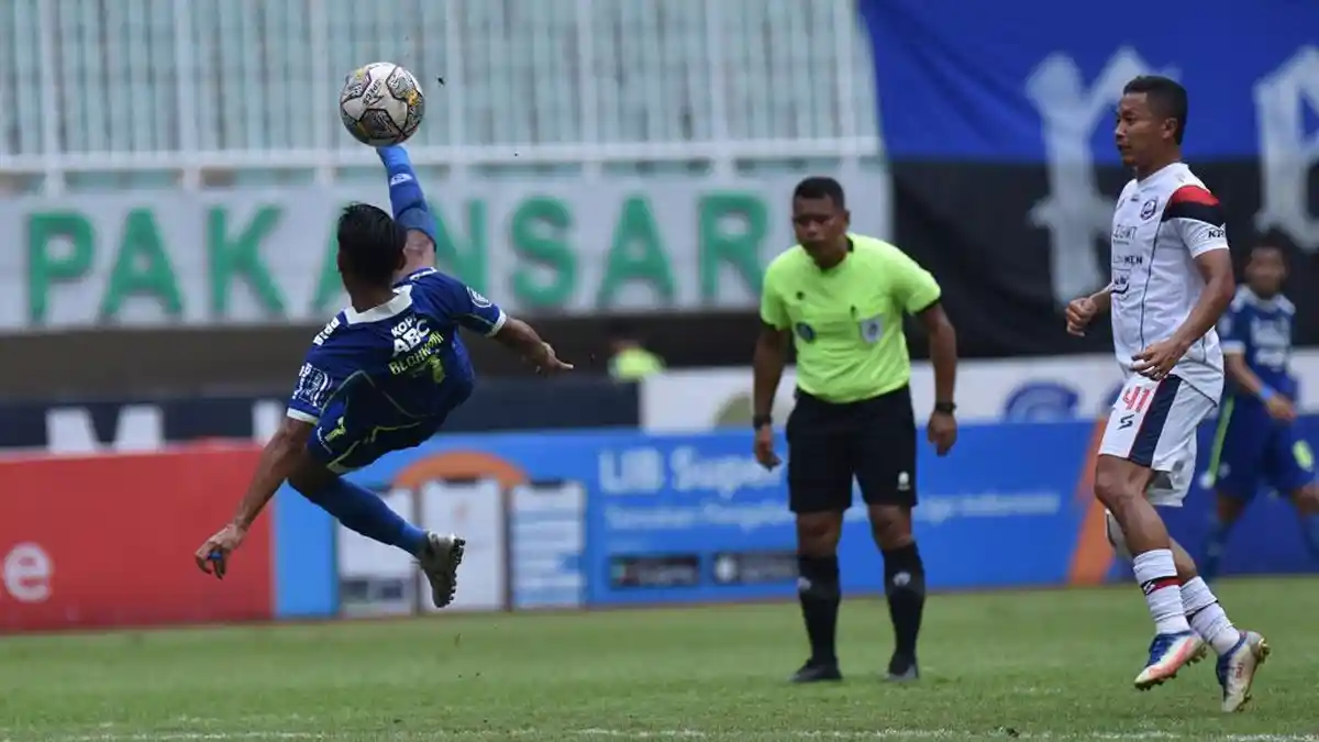 Skor Kacamata Babak Pertama Persib Bandung vs Arema FC, Simak Ulasannya!