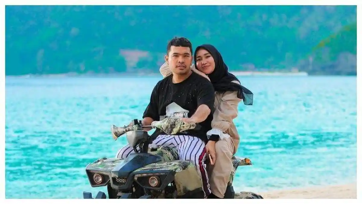 Septia Yetri Opani menggugat cerai Putra Siregar