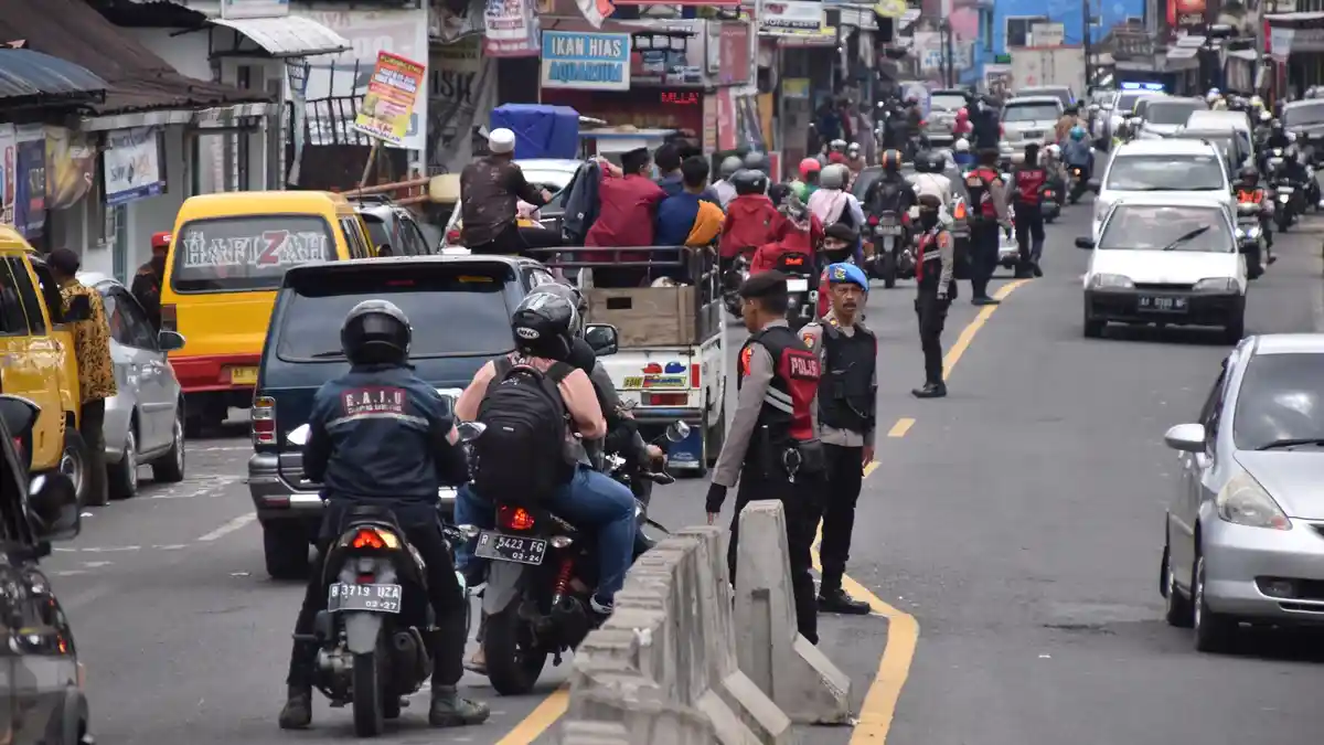 Volume Kendaraan di Simpang Kertek Wonosobo Meningkat, Purworejo ke Banjarnegara Dialihkan