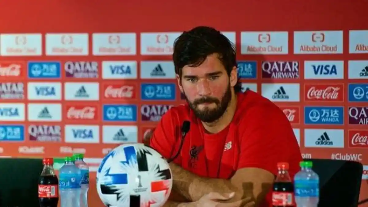 Liga Champions Liverpool vs Midtjylland, Alisson Becker: Keberuntungan Datang dengan Kerja Keras