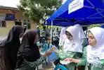 Ibu-ibu di Depok Kulon Progo Serbu Paket Sembako Murah, Inisiasi Pelajar SMP Al-Azhar Jakarta