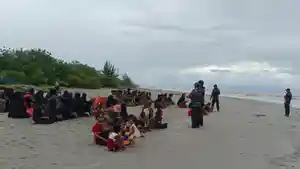 Imigran-Rohingya-Kembali-mendarat-di-Aceh-Timur-tepatnya-di-Gampong-Paya-Peulawi.jpg