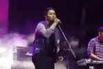 Penampilan Bams di Jakarta Weekday Festival