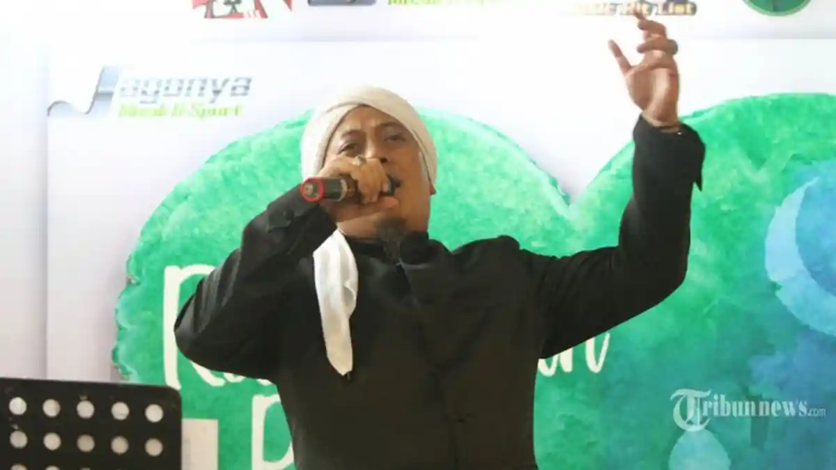 Chord Gitar dan Lirik Lagu Religi 'Tombo Ati' yang Dinyanyikan Opick: Tombo Ati Iku Limo Perkarane