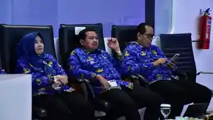 Bupati-Sumedang-Dony-Ahmad-Munir-saat-mengikuti-rakor-dengan-Kemendagri-terkait-peran.jpg