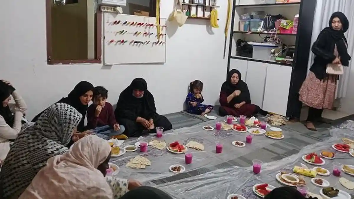 Mengintip Para Imigran di Puncak Bogor saat Buka Puasa Bersama, Bahasa Sempat Jadi Kendala