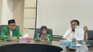 Kuasa-Hukum-Yayasan-Wakaf-UMI-Dr-Ansar-Makkuasa-bersama-Prof-Masrurah.jpg