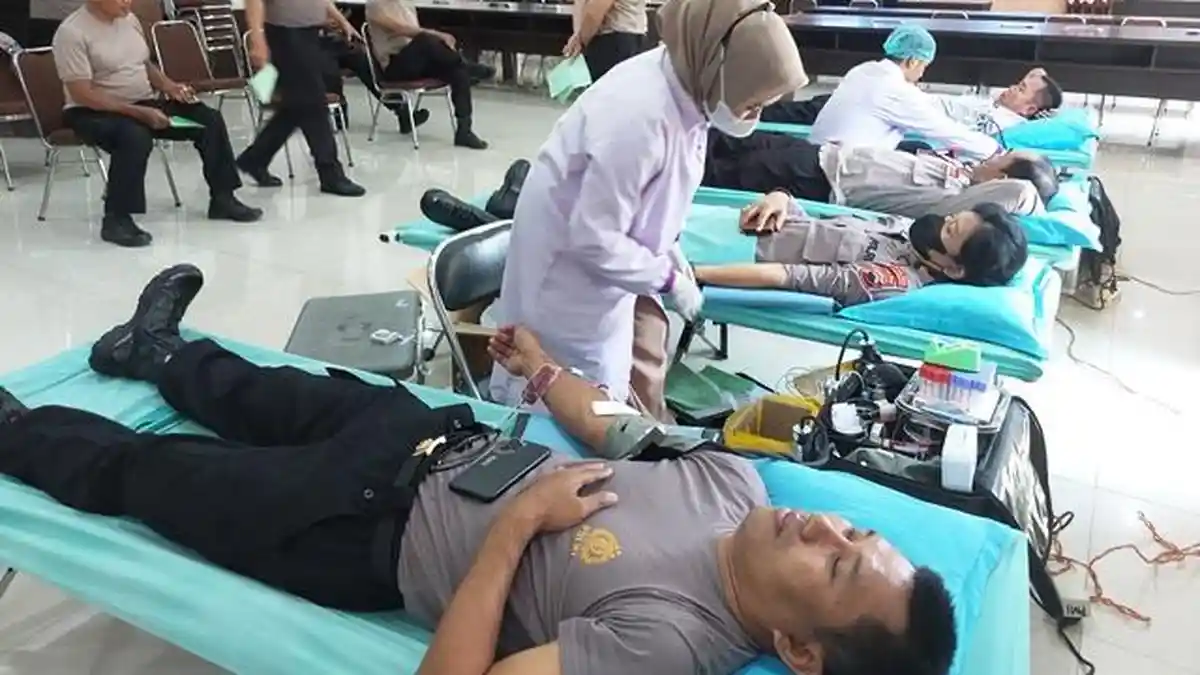 Peringati HUT Humas Polri ke-73, Polres Karanganyar Gelar Donor Darah