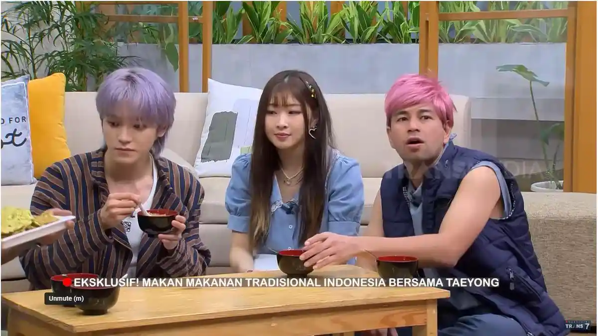 Raffi Ahmad Suguhi Taeyong NCT Makanan Tradisional Kue Cubit hingga Es Cendol