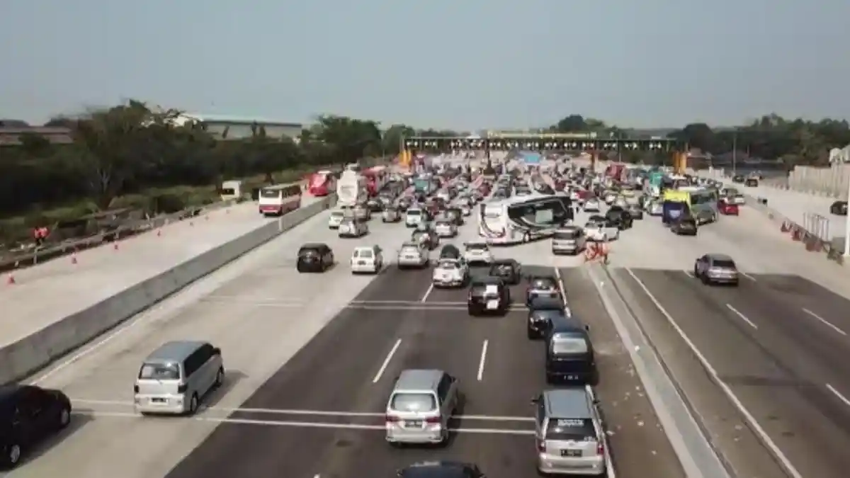 Listrik Padam, Bayar Tol Bisa Pakai Uang Tunai