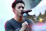 chord-gitar-dan-lirik-lagu-aku-dan-bintang-peterpan-dan-rasakan-semua-bintang.jpg
