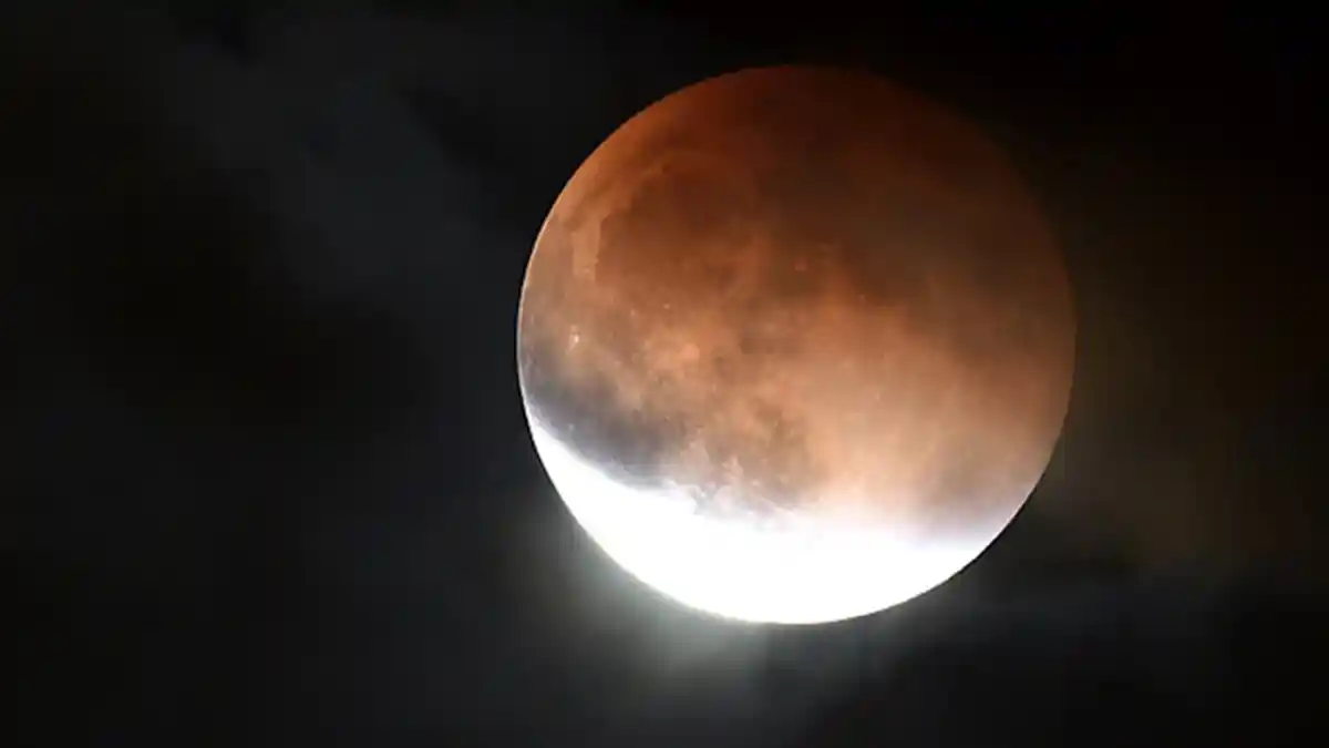 Terkuak, Gravitasi Bumi Sebabkan Permukaan Bulan Retak