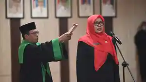 Wali-Kota-Kediri-Viananda-Prameswati-melantik-Endang-Kartika-Sari.jpg