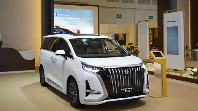 5 Unit Denza D9 Ramaikan Gaikindo Jakarta Auto Week 2025