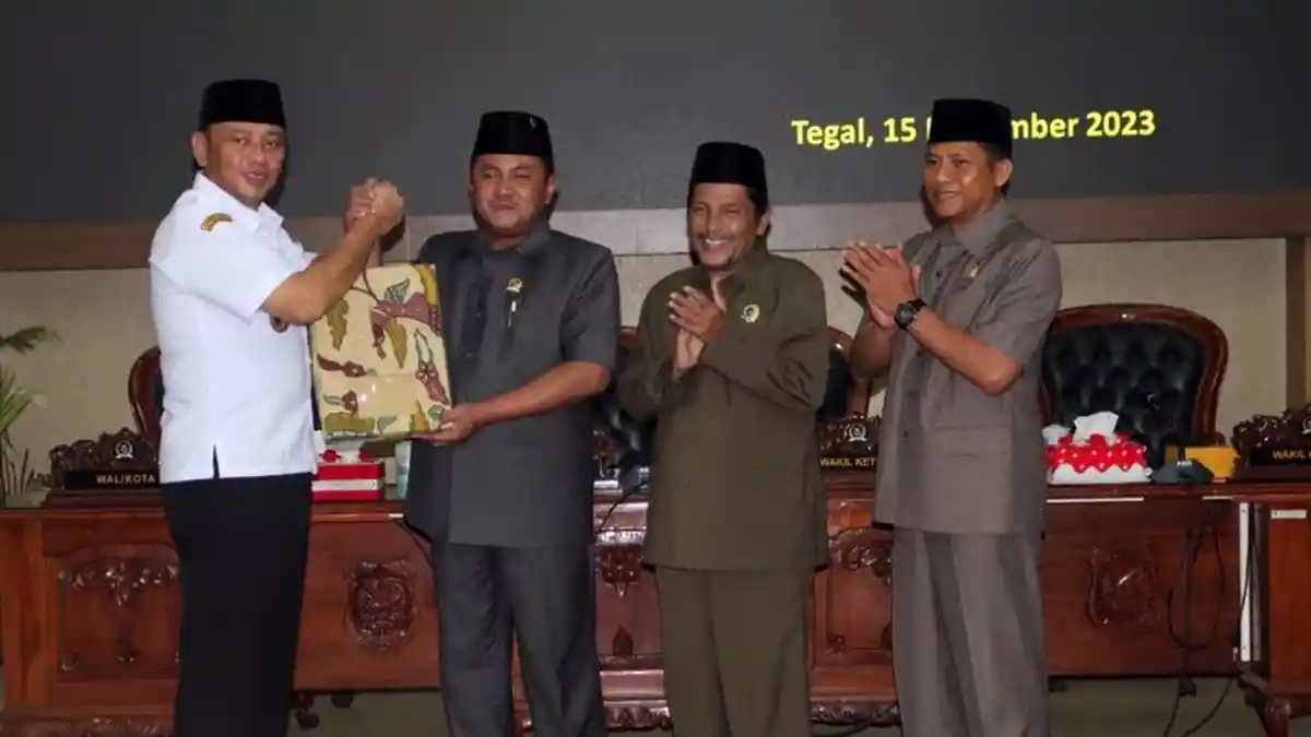 Dedy Yon Apresiasi 2 Raperda Usulan DPRD Kota Tegal tentang Ketahanan Keluarga dan Bangunan Gedung