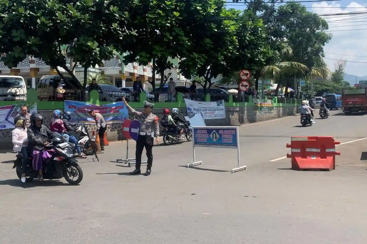 H+3 Lebaran Puncak Padat, Arus Lalu Lintas dari Bandung-Sukabumi Dialihkan ke Jonggol