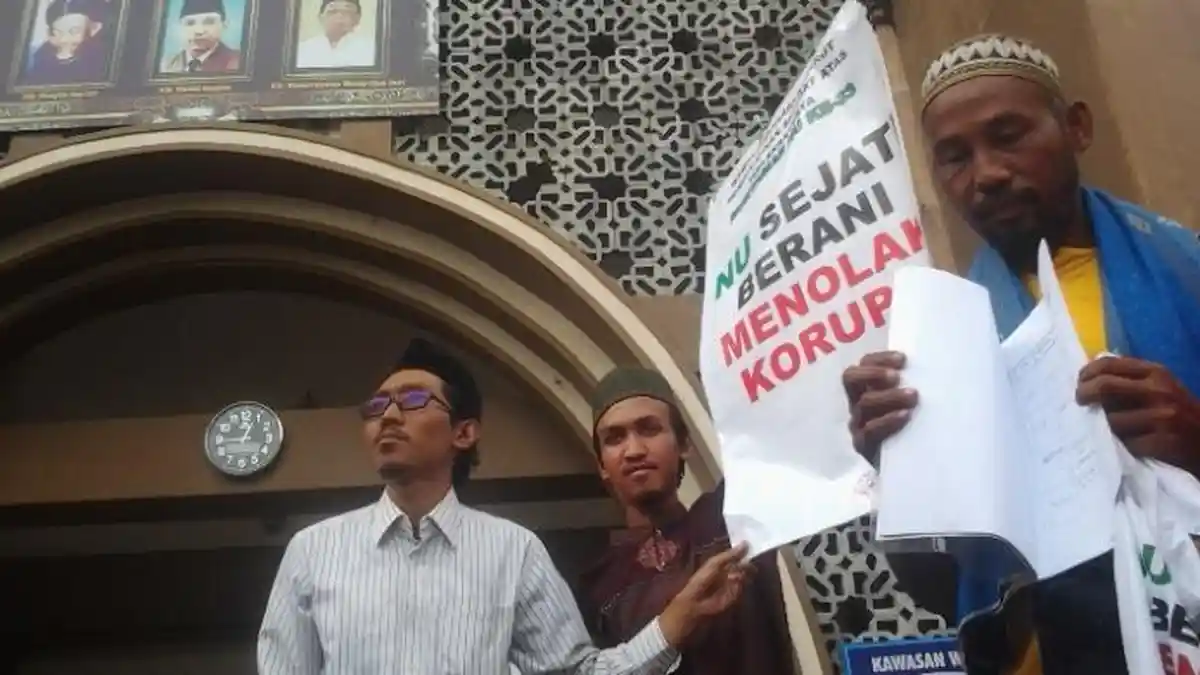 Demi Muktamar NU, Samsudin Rela Jalan Kaki 90 Kilometer
