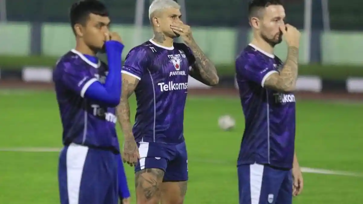 Jelang Kontra Dewa United, Persib Kemungkinan Besar Ditinggal 4 Pilar Penting