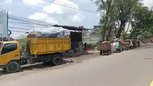 Angkutan-sampah-menumpuk-1.jpg
