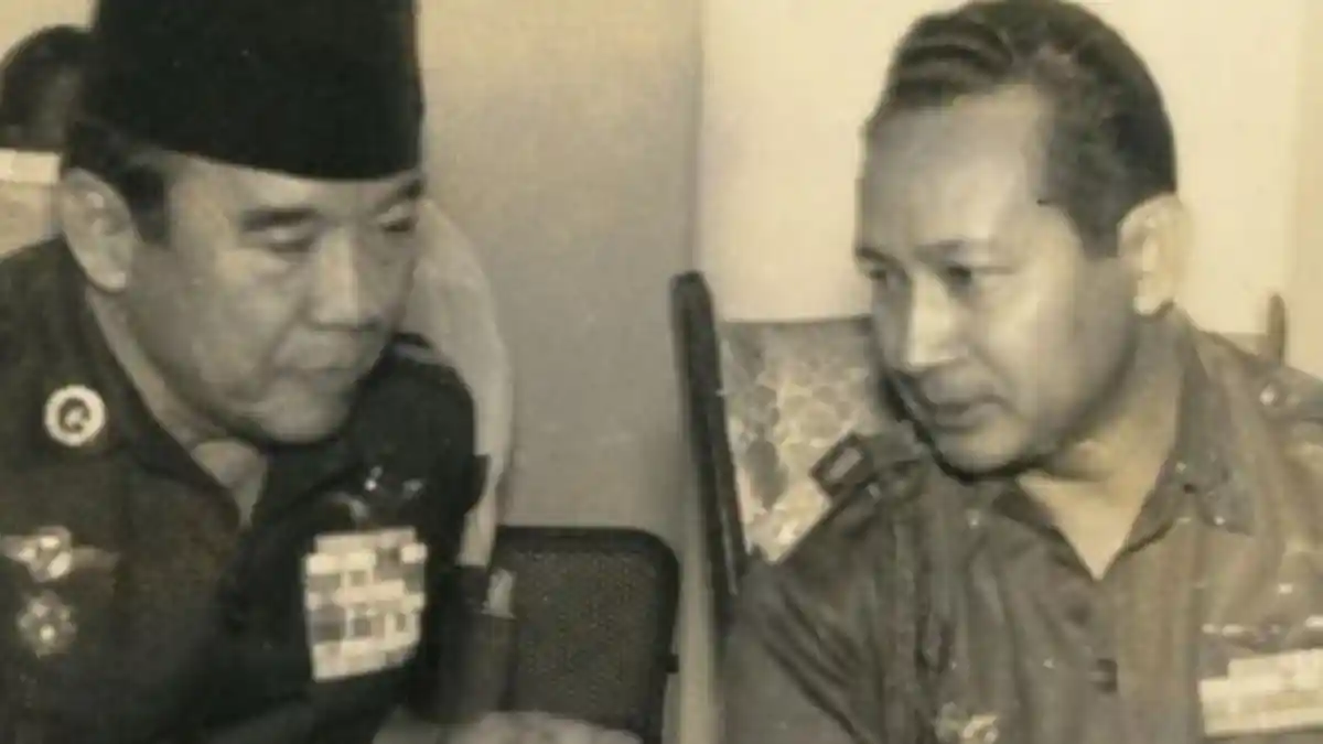 Kisah Pertemuan Rahasia Soeharto dengan Dewi Soekarno hingga Bu Tien Cemburu