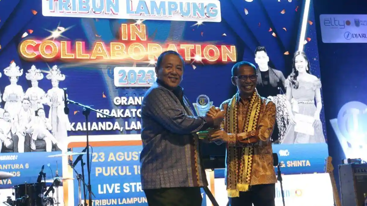 Pemprov Lampung Sabet Penghargaan Tribun Lampung Award Melalui e-Samdes